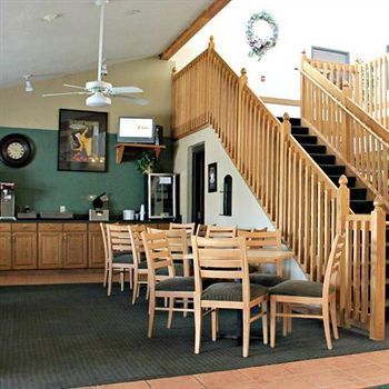 Boarders Inn & Suites By Cobblestone Hotels - Wautoma Exterior foto