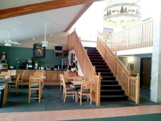 Boarders Inn & Suites By Cobblestone Hotels - Wautoma Exterior foto